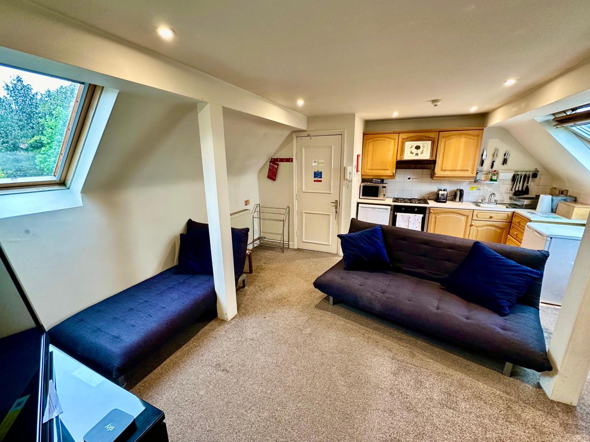Pound Corner Apartment Godalming Exterior photo